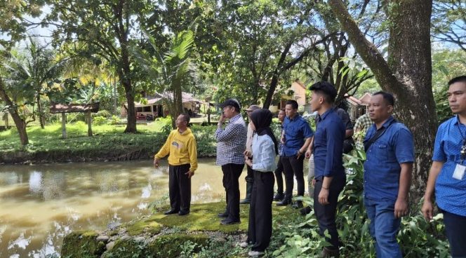 
					Foto. Bupati dan Wakil Bupati Lahat Tinjau Taman Ribang Kemambang
