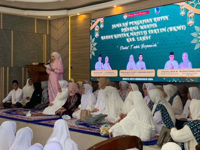 
					Foto. Suasana pengajian Dharma wanita