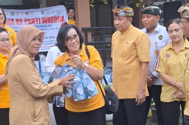 
					Panitia Nasional Nyepi Kunjungi Panti Sosial Serangkaian Angayubhagia 66 Tahun PHDI dan HUT WHDI ke-XXXVII (Dok/Nusakata.com)