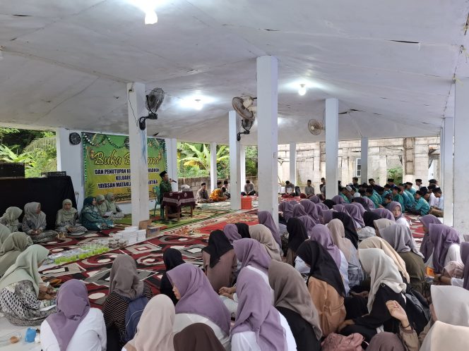 
					Foto. Suasana penutupan pengajian Bulan Ramadan Yayasan Matlah'un Nawarkartika