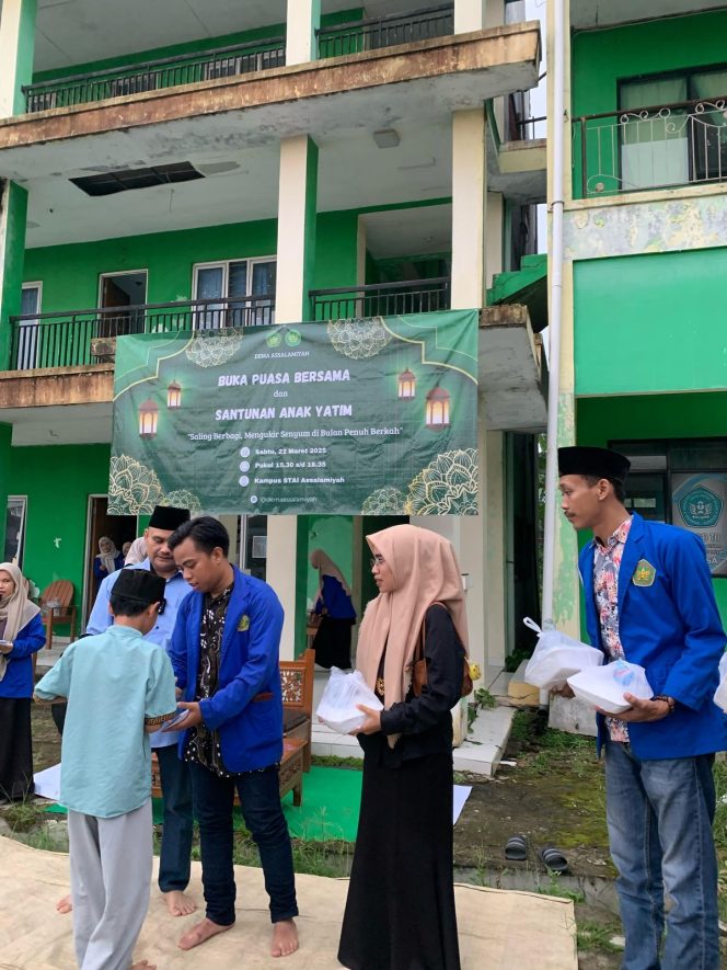 
					Dok. Stai Assalamiyah saat pemberian menu berbuka