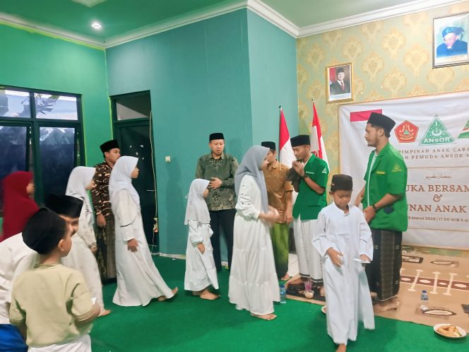 
					Foto. Bakti sosial PAC Ansor Majasari santunan anak yatim