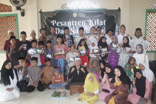 
					Mahasiswa Cinangka, Santunan dan Pesantren kilat (Ist)