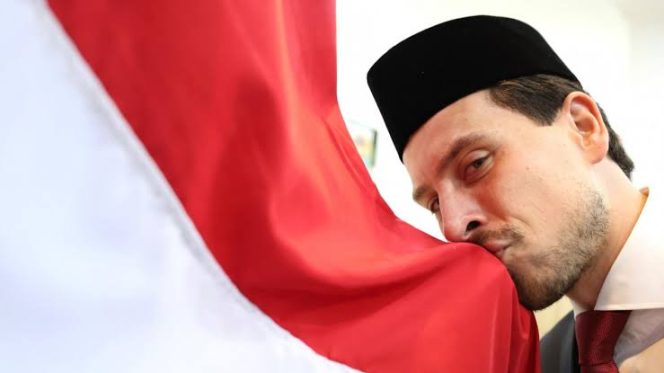 
					Perjalanan Thom Haye Ceritakan Belajar Bahasa Indonesia