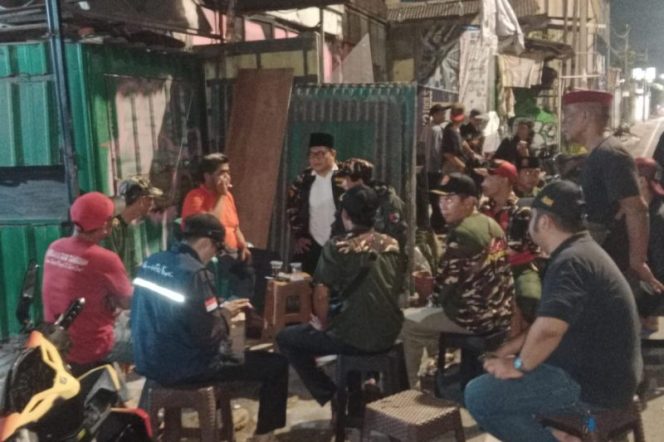 
					Kantor sekretariat PAC Ansor Pasar Rebo Bogor Dirusak geng motor (Dok/Ist)