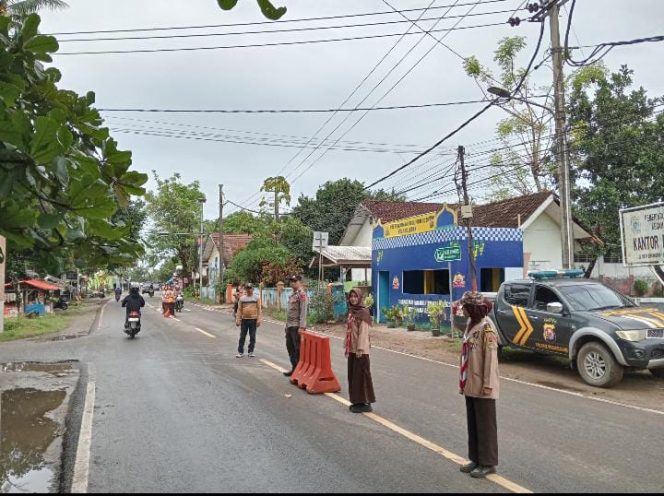 
					Personil Pospam Pertigaan Tanjung Panto Gelar Apel Kesiapan Pengamanan Arus Balik Lebaran 1446 H/2025 M (Dok/Ist)