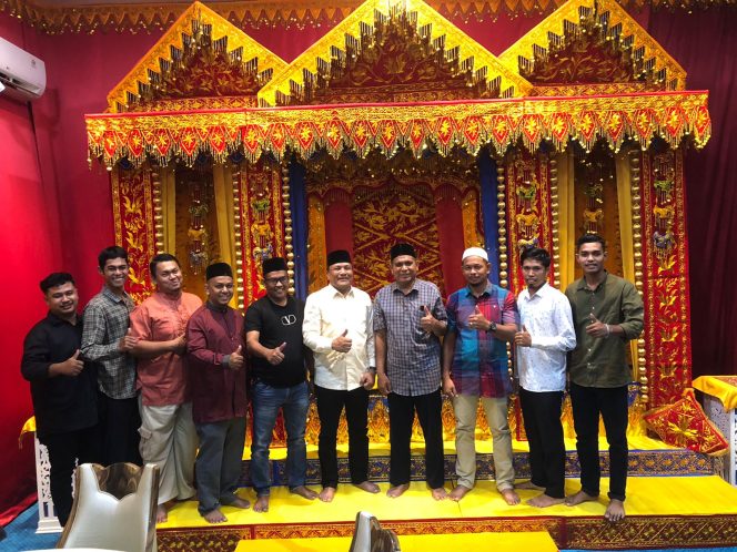 
					HMI dan KAHMI Bireuen Silaturahmi ke Bupati dan Wakil Bupati di Hari Raya (Dok/Ist)