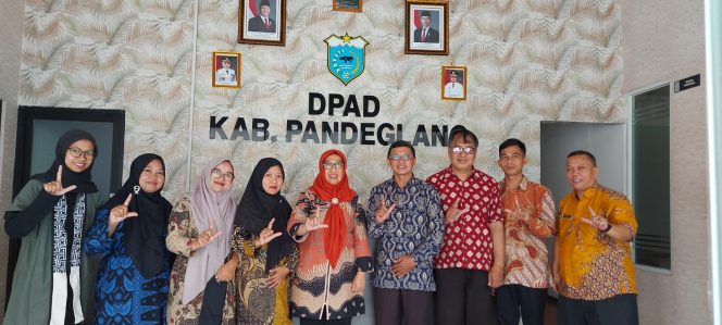 
					Foto. Forum TBM Pandeglang saat silaturrahmi dengan Dinas Perpustakaan dan arsip daerah Kabupaten Pandeglang (Ist).