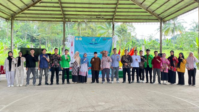 
					Foto. Momen foto bersama saat setelah pembukaan LKMM Pra dasar STKIP Syekh Manshur Pandeglang (Ist).