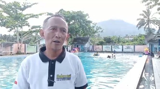 
					Dinas pariwisata komentari soal pungli ke wisatawan pantai carita miliki jembatan pribadi (Foto: Haerudin Pelaksana dinas pariwisata/Irgi Nusakata.com)