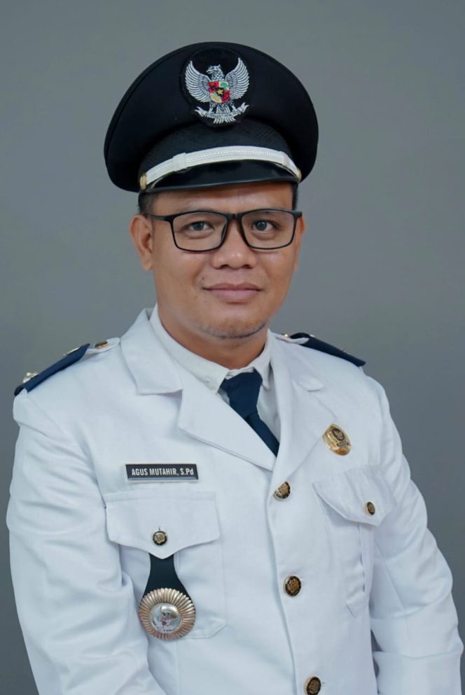 
					Foto. Agus Mutahir Kepala Desa Sebeok (Ist).