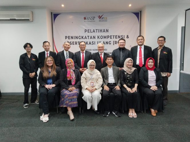 
					 Photo: Sembilan Asesor LSP KHI direkomendasikan untuk kembali melaksanakan tugas tiga tahun ke depan (2025-2028 (Dok/dewa/nusakata.com)
