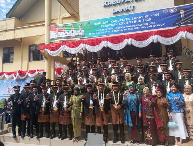 
					Rapat Paripurna Istimewa HUT ke-156 Kabupaten Lahat Dihadiri Gubernur dan Wakil Gubernur Sumsel (Ist)