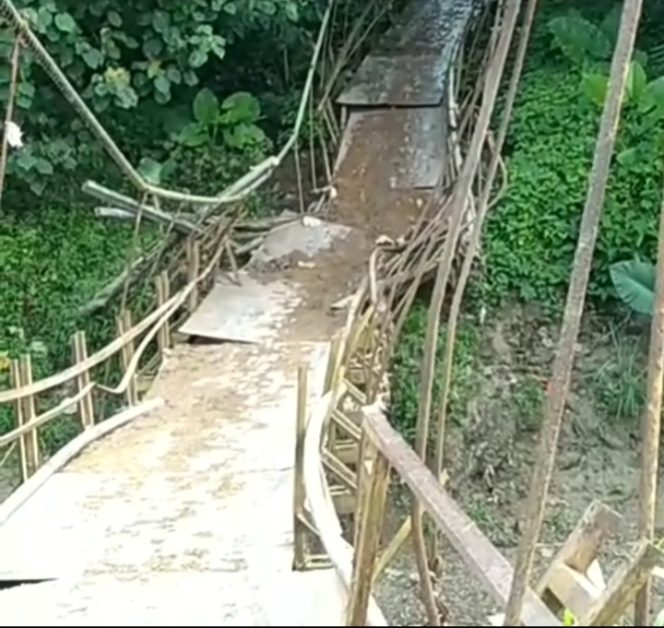 
					Jembatan gantung di desa nanggala kec. Cikeusik, pandeglang, banten (dok/ist)