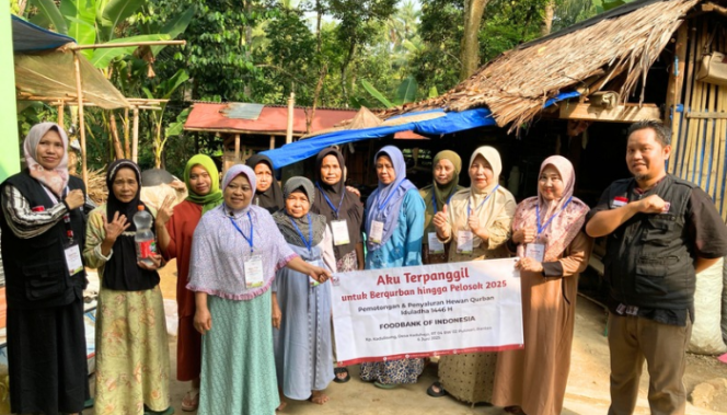
					350 Paket Daging Qurban Dibagikan Foodbank of Indonesia kepada Warga Pulosari