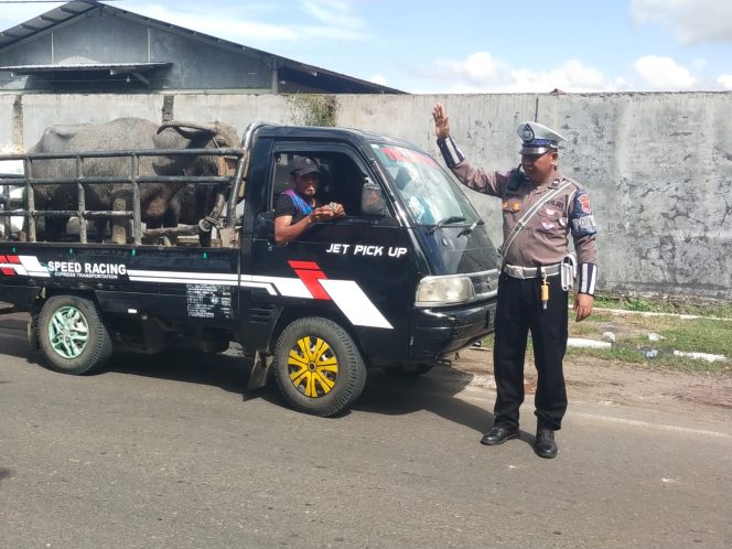 
					Satlantas Polres Dompu Tindak Tegas Kendaraan Yang Melanggar Aturan Lalulintas. (Ist)