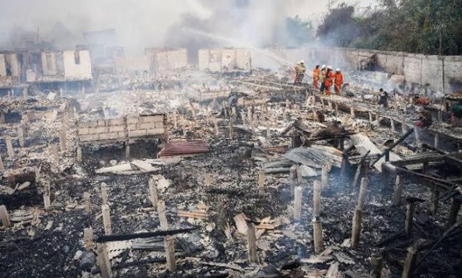 
					Tragedi Kebakaran Kapuk Muara: Cermin Buram Tata Kota dan Kemanusiaan