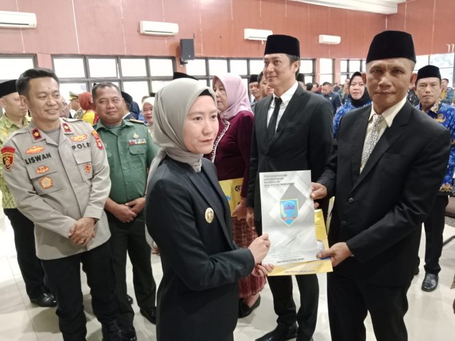 
					Wabup Widia Ningsih Lantik Puluhan Pejabat Baru di Lahat