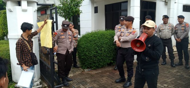 
					PPP Gelar Aksi Jilid IV Desak Penegakan Hukum Dugaan Maladministrasi dan Penyalahgunaan Wewenang oleh DPMPD Pandeglang