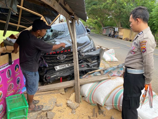
					Hilang Kendali, Mobil Fortuner Tabrak Pejalan Kaki — Korban Tewas di Tempat (ist)