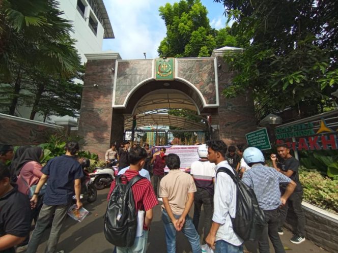 
					Para Mahasiswa dan Pemuda datangi Kejaksaan Agung RI lakukan demonstrasi (Ist)