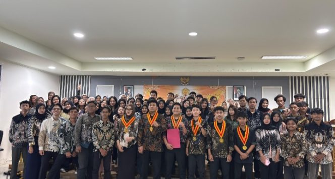 
					Pelantikan Perdana KOMISARIAT PERMAHI STAI Babunnajah: Wadah Baru Bagi Mahasiswa Hukum Pandeglang (Ist)