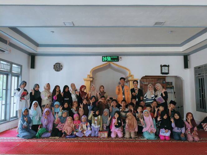 
					KKM Kelompok 21 Universitas Primagraha Gelar Program CALISTUNG untuk Anak-Anak di Desa Pipitan (Ist)