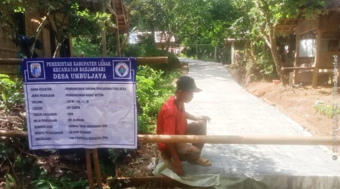 
					Warga Bahagia, Jalan Rabat Beton di Kampung Ciapus Desa Umbuljaya Telah Dibangun (Ist)