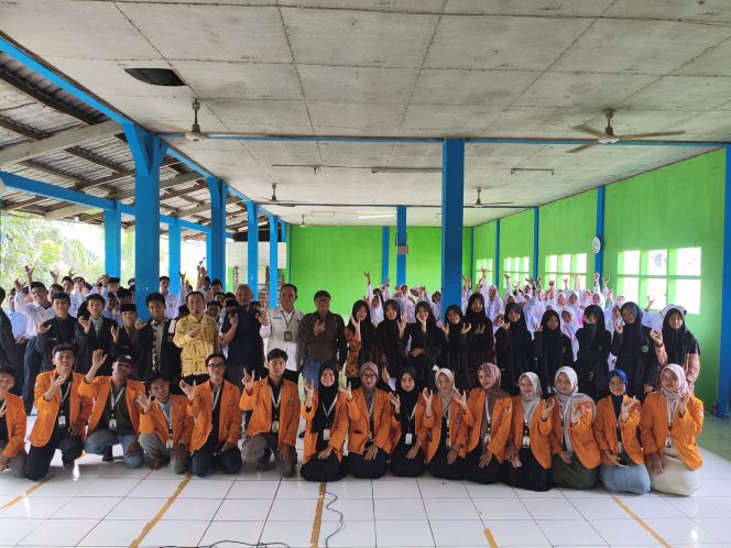 
					Ega Jalaludin Hadir Sebagai Narasumber Perlindungan Hukum Perempuan dan Anak di MTs Al-Khairiyah Pipitan