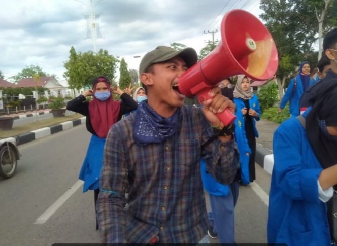 
					Pelaporan Dua Mahasiswa oleh pihak Staf Kampus universitas Jabal Ghafur ke Kepolisian Dinilai Langgar Aturan Kemendikbud (Ist)