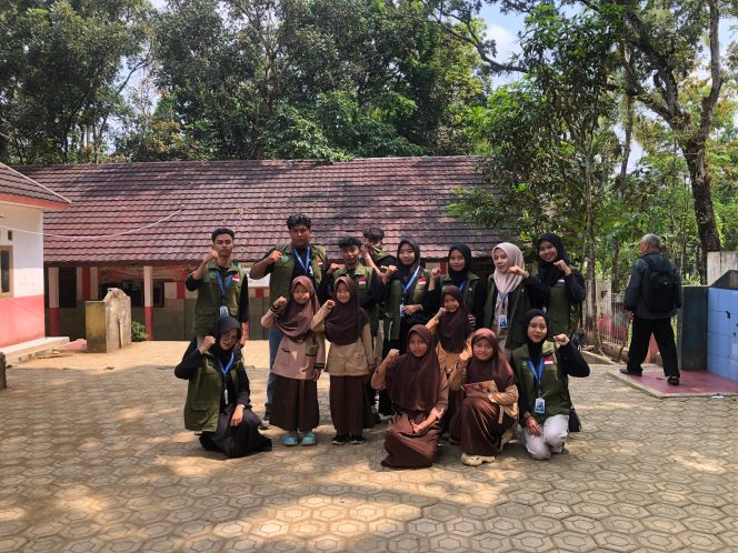 
					KKN UNMA Banten Kelompok 8 Lakukan Pengenalan Lingkungan dan Kunjungan Ke SD di Desa Padamulya