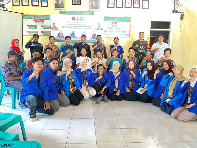
					Foto. Mahasiswa KKL Desa Hijrah menggelar penyuluhan hukum untuk mendorong penyusunan Perdes yang mampu merespons konflik antara pemilik ternak dan lahan (Ist).