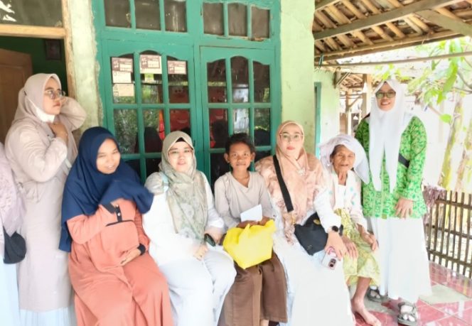 
					Komite SDIT Cordova Satu dan Fatayat NU Banten Adakan Bakti Sosial di Sukaresmi, Pandeglang (Ist)
