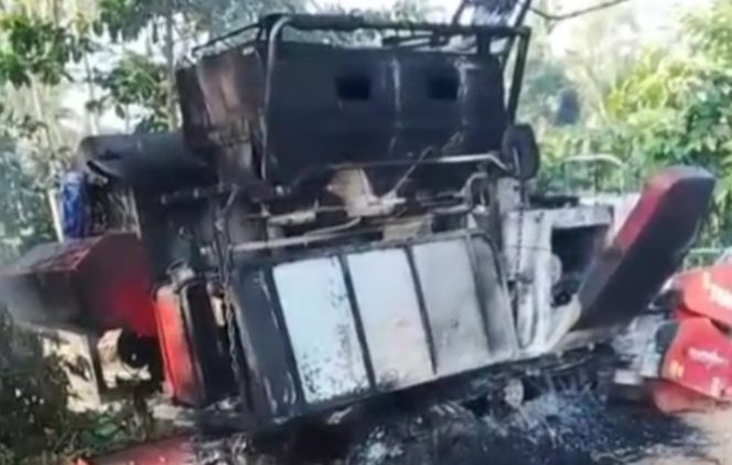 
					Combine Bridge Kelompok Tani Pulo Manyeuti Terbakar Di Area Pesawahan (Dok/Jurnalis)