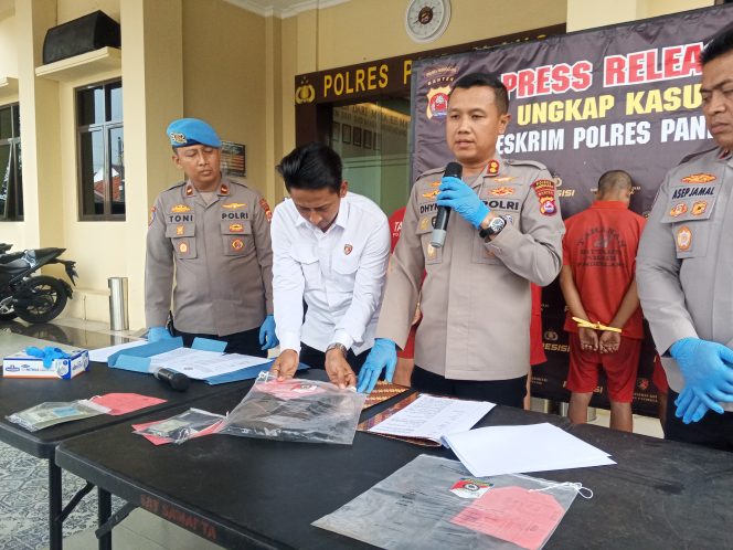 
					Sedang KKN Motor Dicuri : Polsek Panimbang Berhasil Ungkap Kasus Curanmor, Empat Pelaku Diamankan. Konferensi Pers Di Polres Pandeglang. Senin, (11/8/2025).