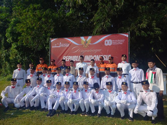 
					Tim UAR Ikuti Upacara HUT  ke-80 Kemerdekaan RI di Ponpes Al-Fatah  Cileungsi  Bogor, 17 Agustus 2025. (Foto: Al Mujahid/Nusakata.com)