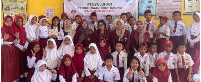 
					Mahasiswa KKN USN Kolaka Angkatan XII Desa Konaweha Gelar Penyuluhan Obat Cacing di Dua Sekolah Dasar (Foto : Mahasiswa KKN)