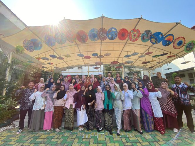 
					Warna-warni HUT RI ke-80 di SMPN 1 Cilegon, Mahasiswa PLP UIN Banten Ikut Kobarkan Semangat