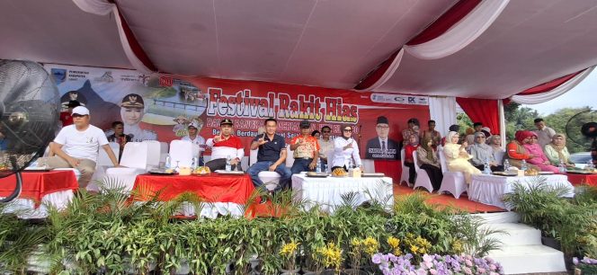 
					Wakil Bupati Lahat Buka Langsung Sekaligus Resmikan Festival Rakit Hias Di Tepian Ayek