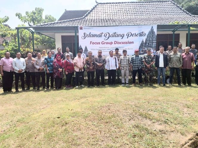 
					Photo: FGD pemanfaatan Candi Prambanan sebagai tempat peribadatan umat Hindu dunia (dok: Eko)