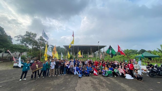 
					Kelompok Cipayung Plus Syekh Manshur yang terdiri dari Pergerakan Mahasiswa Islam Indonesia (PMII), Ikatan Mahasiswa Muhammadiyah (IMM), Gerakan Mahasiswa Nasional Indonesia (GMNI), Himpunan Mahasiswa Islam (HMI), dan Forum Mahasiswa Islam (FMI), berkolaborasi dalam penyambutan mahasiswa baru STKIP dan STAI Syekh Manshur, Minggu (28/9).