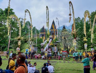 Photo: Suasana meriah Festival Penjor se-Jakjaban di PAJK Gunung Salak Bogor (dok: Ist).