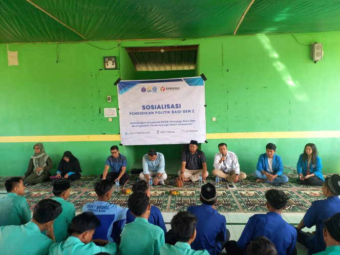 
					Kelompok 7 KKL Desa Simu Sukses Gelar Sosialisasi Pendidikan Politik bagi Gen Z di SMAN 1 Maronge