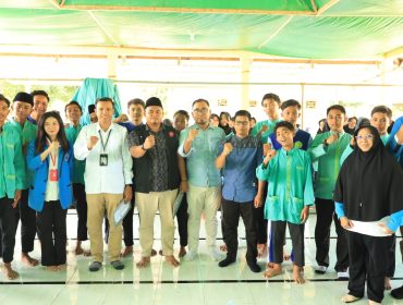 KPU, Bawaslu, dan Kelompok 7 KKL Desa Simu Gelar Sosialisasi Pendidikan Politik bagi Gen Z di SMAN 1 Maronge. (Ist)