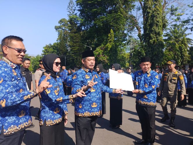 
					Bupati Lahat Lantik 722 Pegawai Pemerintah Kabupaten Lahat Dengan Perjanjian Kerja (PPPK) Tahap II