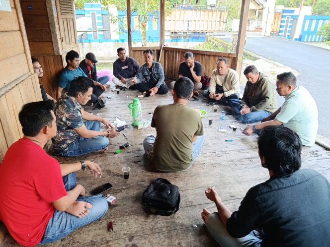 
					Beberapa Pengurus Karang Taruna Membahas Penolakan LKD pada tanggal 20 September 2025 di Mutiara Carita. (Ist)