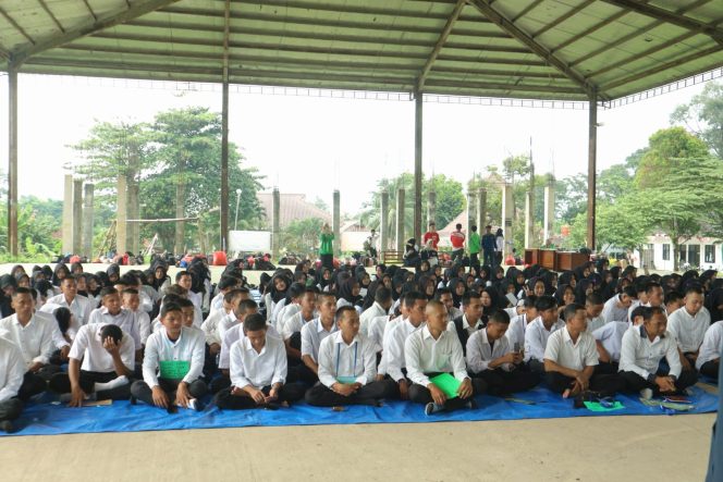 
					STKIP Syekh Manshur dan STAI Syekh Manshur secara resmi membuka kegiatan Pengenalan Kehidupan Kampus bagi Mahasiswa Baru (PKKMB) dan Pengenalan Budaya Akademik dan Kemahasiswaan (PBAK) Tahun 2025. Acara ini digelar di Gedung Serbaguna Syekh Manshur, Kampus Syekh Manshur, Pandeglang, Banten, pada Sabtu (27/9).