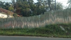 Bangun Waralaba Indomaret di Desa Pasireurih, Kecamatan Cisata di duga belum kantongi izin. (Dok/nusakata.com)