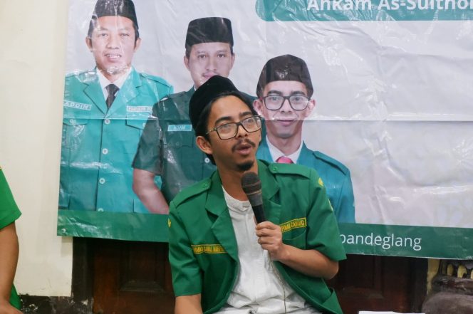 
					PC GP Ansor Pandeglang Desak Dewan Pers dan KPI Cabut Izin Siaran Trans7. Foto : Ketua PC GP Ansor Pandegpang, H. Ahmad Sahal Mahfudz (Ist)