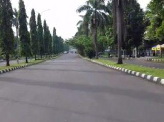 Suasana Jalan Tegar Beriman Cibinong saat ditutup berkaitan dengan suatu acara di Kabupaten Bogor tahun 2016.